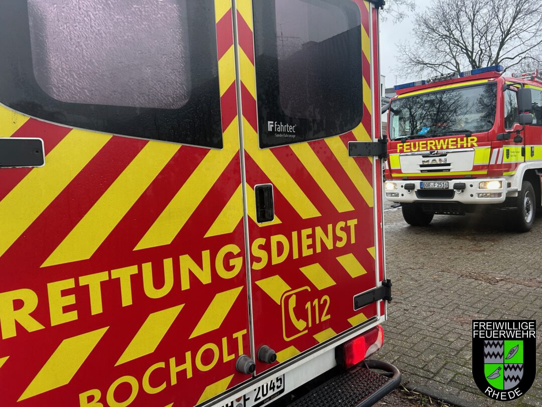 RTW Rettungsdienst Bocholt und das HLF 20.1 der Feuerwehr Rhede